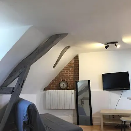 Rennes: 4 Couchages, Proche Commerces, Bus. Appartamento